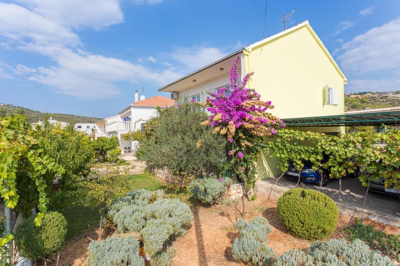 Seaside Holiday House Poljica, Trogir - 5161 Marina Exterior foto